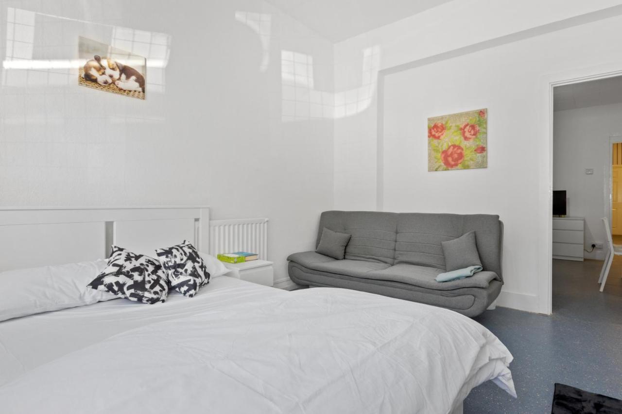 Fantastic 2Bd Barking Stay With Links To The City! Λονδίνο Εξωτερικό φωτογραφία