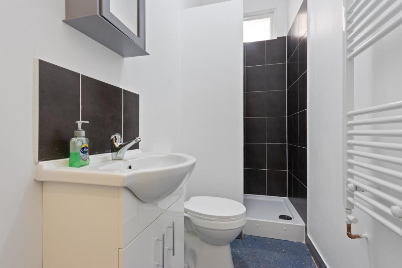 Fantastic 2Bd Barking Stay With Links To The City! Λονδίνο Εξωτερικό φωτογραφία