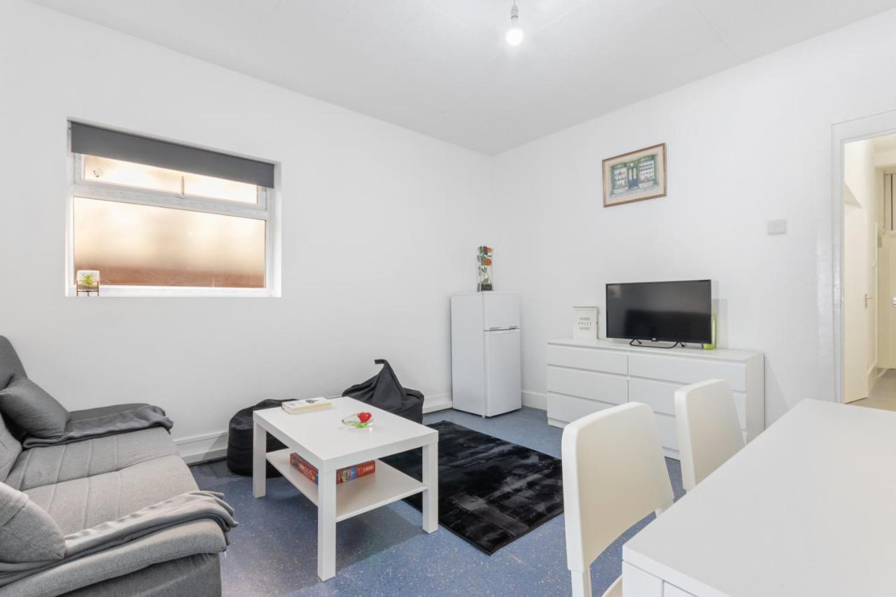 Fantastic 2Bd Barking Stay With Links To The City! Λονδίνο Εξωτερικό φωτογραφία